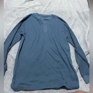 Blue knitted long sleeve shirt, size small